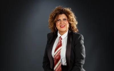 Maribel Requena recupera la memoria de las Fiestas Mayores de Elda